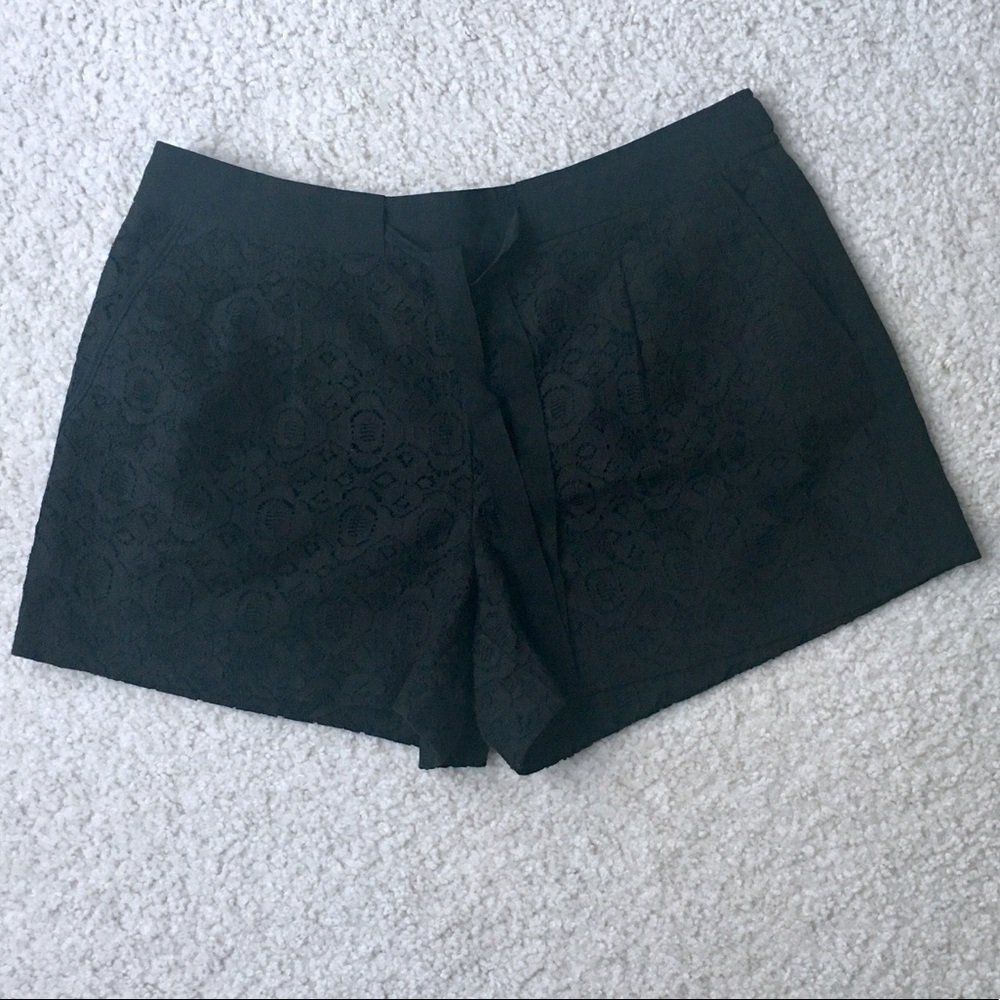 Ann Taylor LOFT Black Cotton Eyelet Shorts size 6